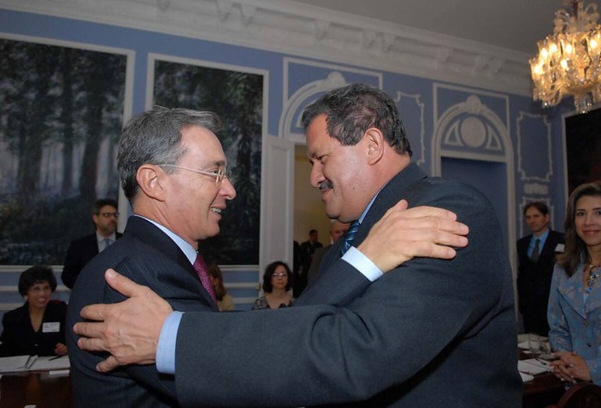 Álvaro Uribe y Angelino Garzón. COLPRENSA