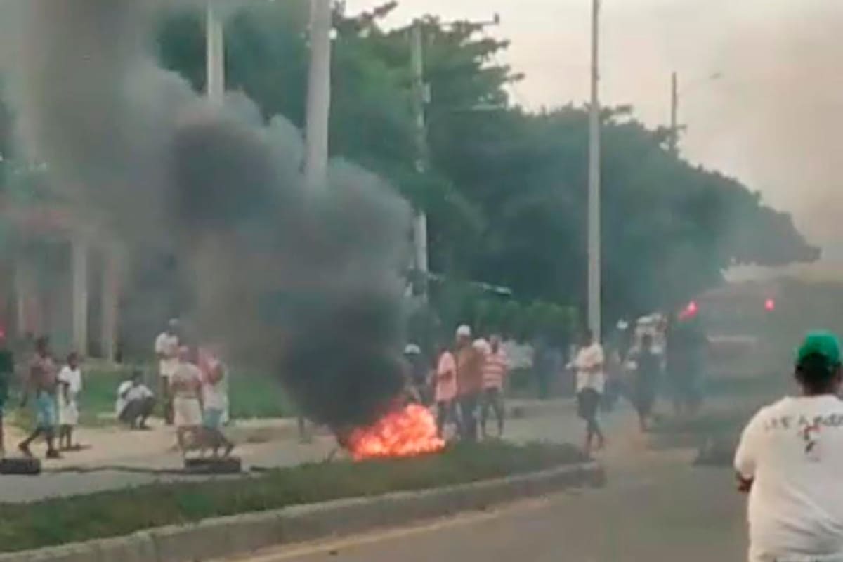 Persisten bloqueos en Bolívar por cortes de energía: esta vez en Arjona