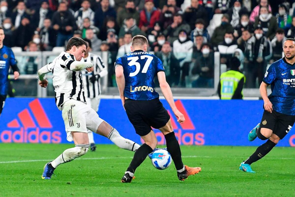 El Inter frena de penalti a un gran Juventus en el Derbi de Italia