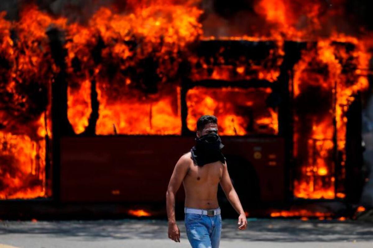 Gobierno de Maduro amenaza con usar las armas ante “golpe”