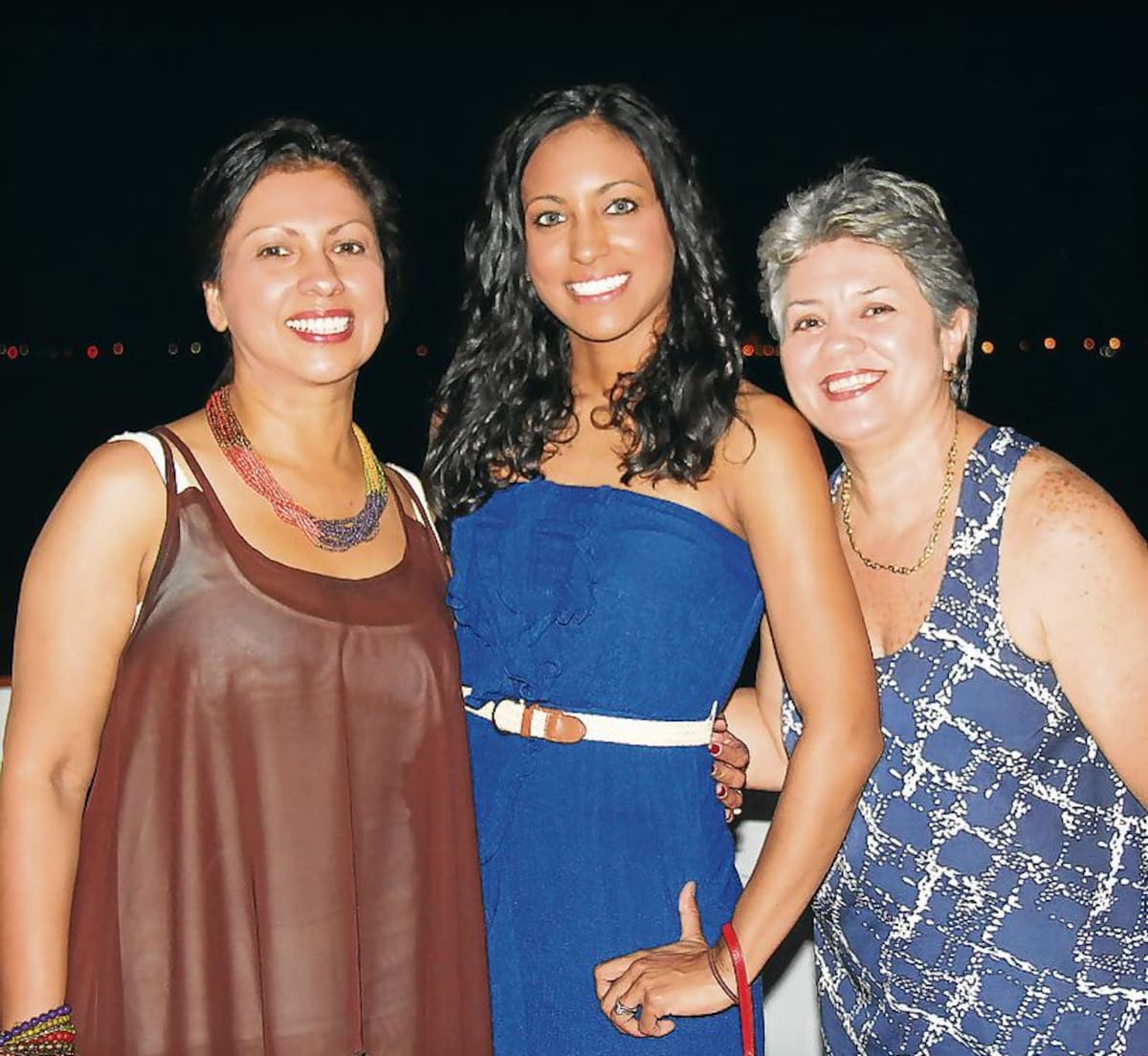 Angélica Carazo de Fuentes, Jessica Fuentes Carazo y Ximena Ballestas.