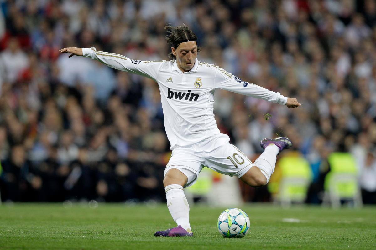Mesut Özil se retira de las canchas a sus 34 años