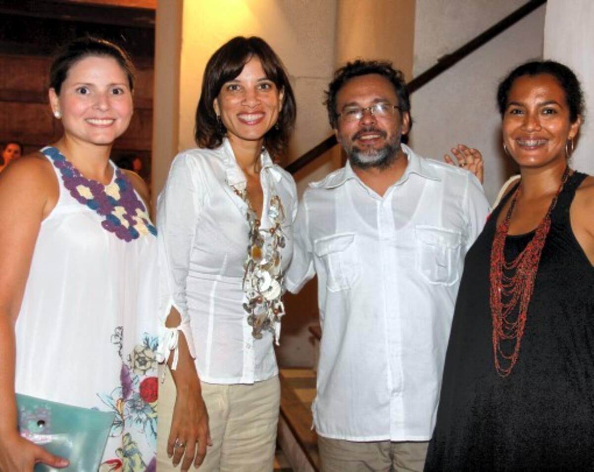 Vivi Yidios, Piedad Rojas, John Junieles y Carolina Durán Negrete.
