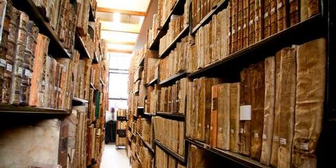 Gobierno lanza política para fortalecer bibliotecas escolares del país