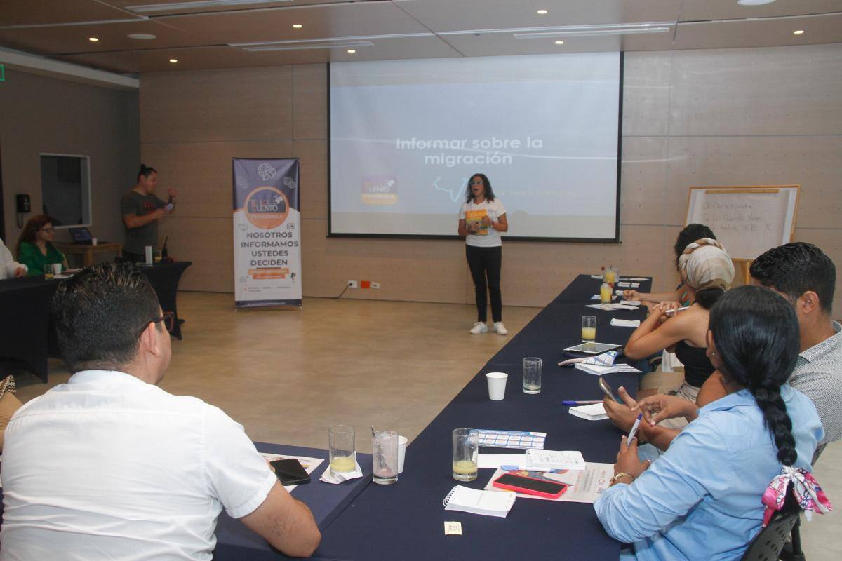 Periodistas de Cartagena reflexionan sobre cómo narrar la migración