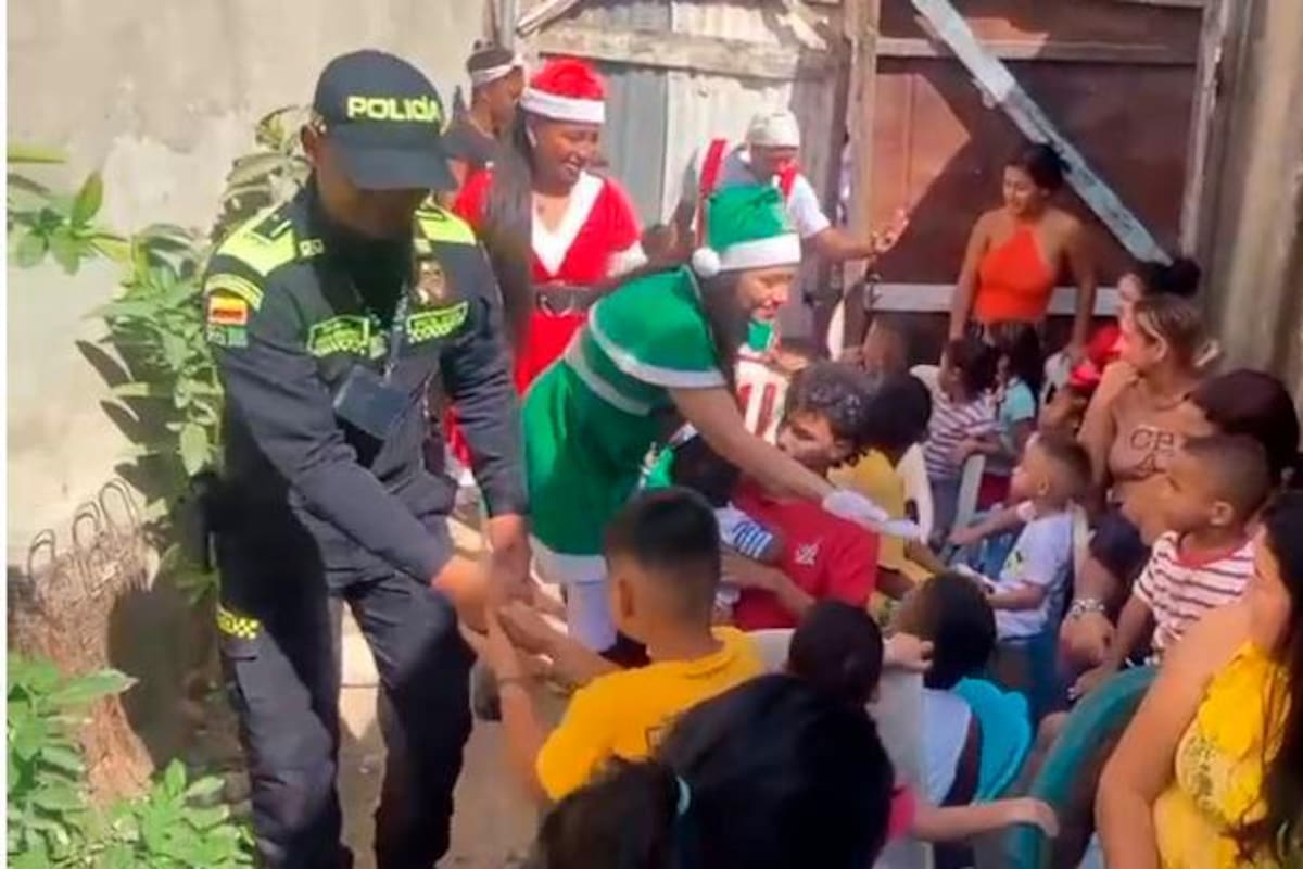 Video: niños de El Pozón también recibieron regalos