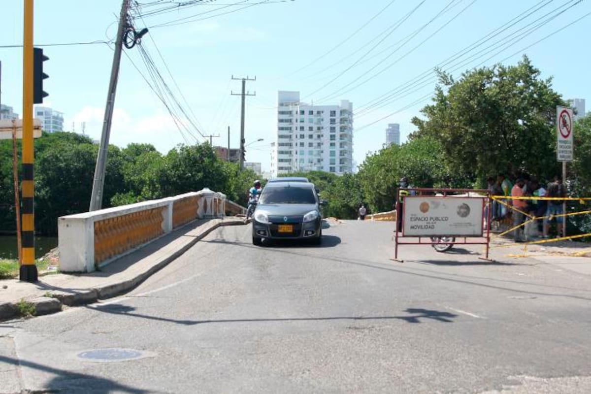 Suspenden totalmente el tránsito vehicular por el puente Las Palmas
