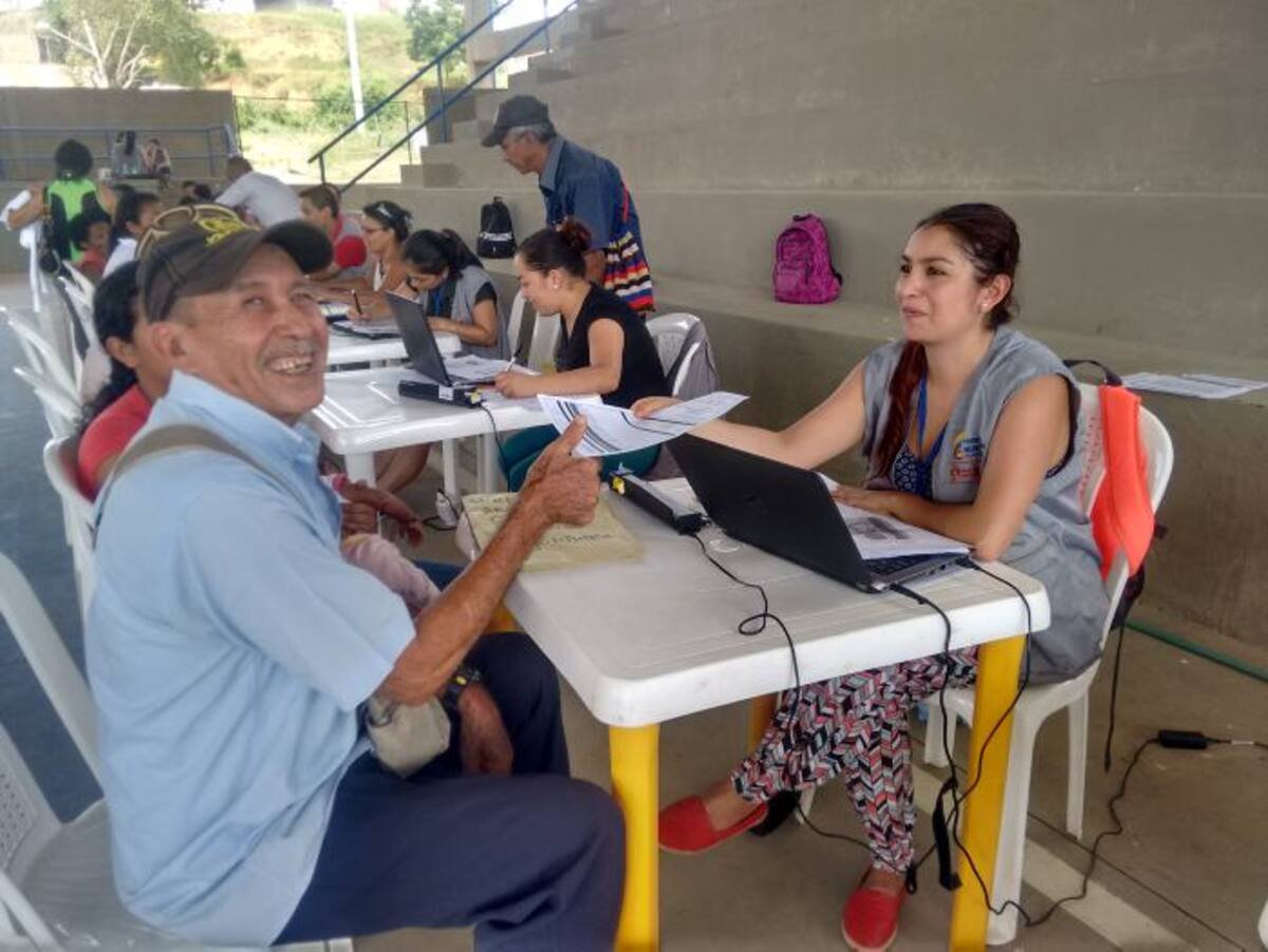 La Unidad de Atención y Reparación Integral de Víctimas (UARIV), realiza en El Carmen de Bolívar, una jornada para atender 964 campesinos de la Alta Montaña. Lila Leyva/ El Universal