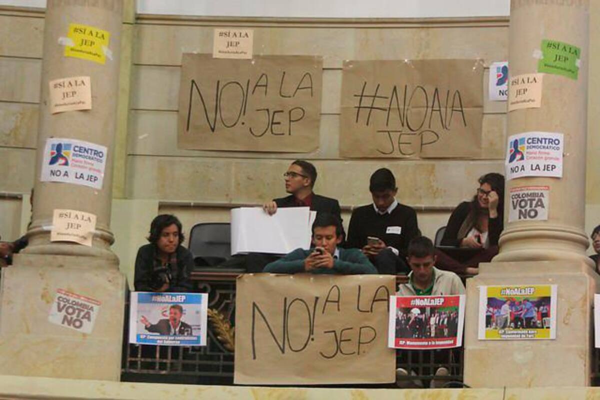 Senado aplaza por unas horas la sesión para votar objeciones a la JEP