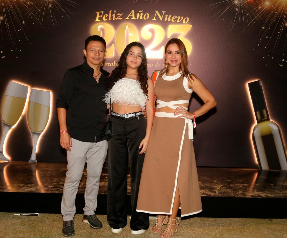 Jorge Castilla, Mariana Castilla y Alejandra Osorio.