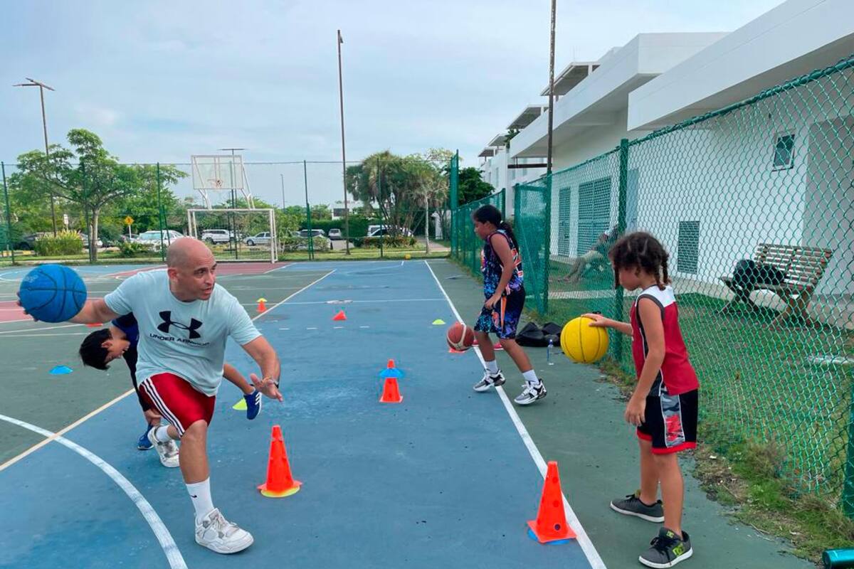 Tony Gosen Güette, el árbitro de baloncesto multifacético