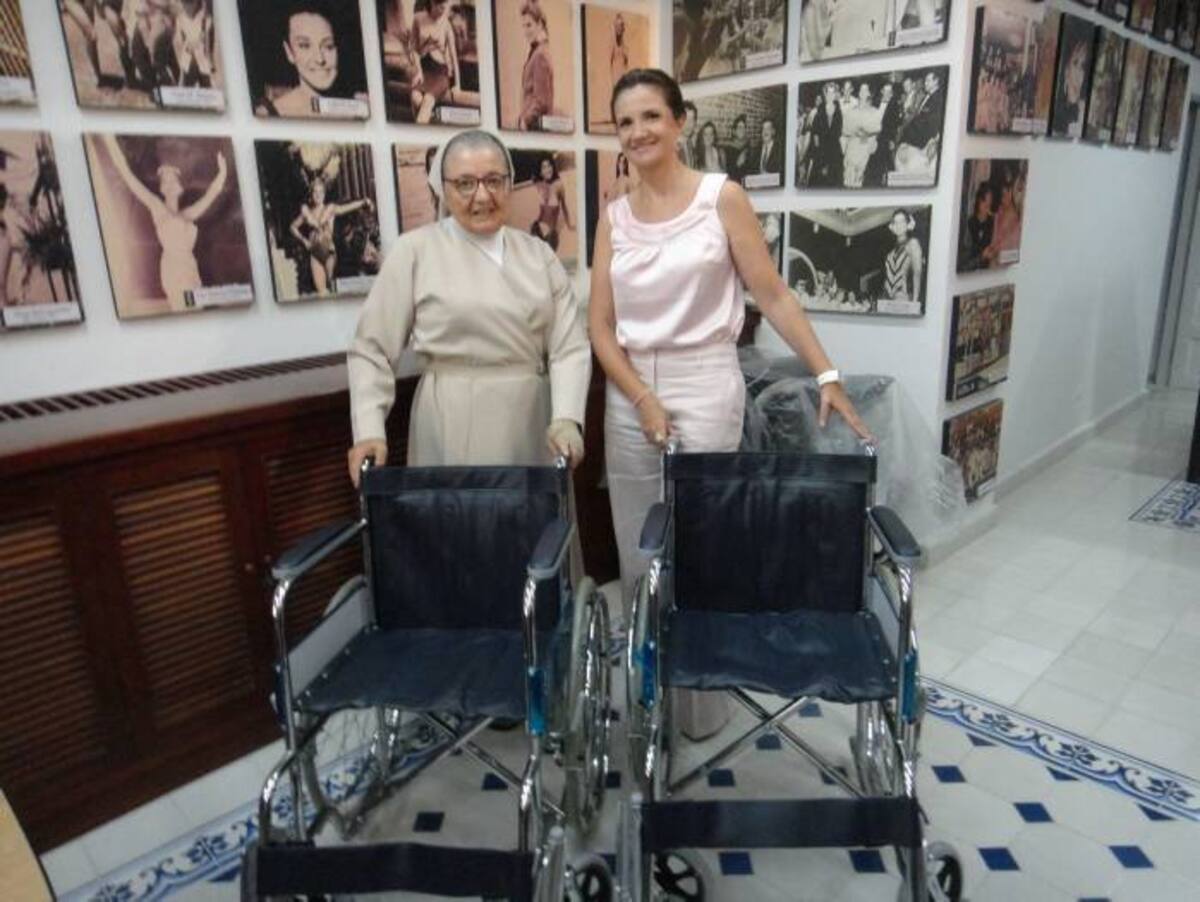 La Primera Dama del Departamento, Ana Elvira Gómez de Gossain y la Asistente de la Directora de la Fundación refugio de la Milagrosa, Sor Gilma Zuñiga Cortesía