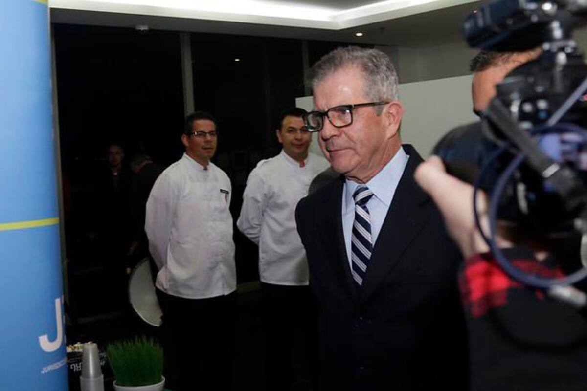 Choque de competencia deja en suspenso imputación al general Mario Montoya