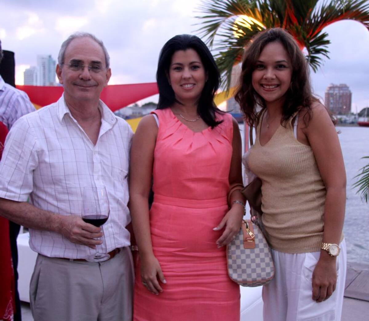 Rafael Román, Paola Emiliani y Olga Lucía Ebratt.