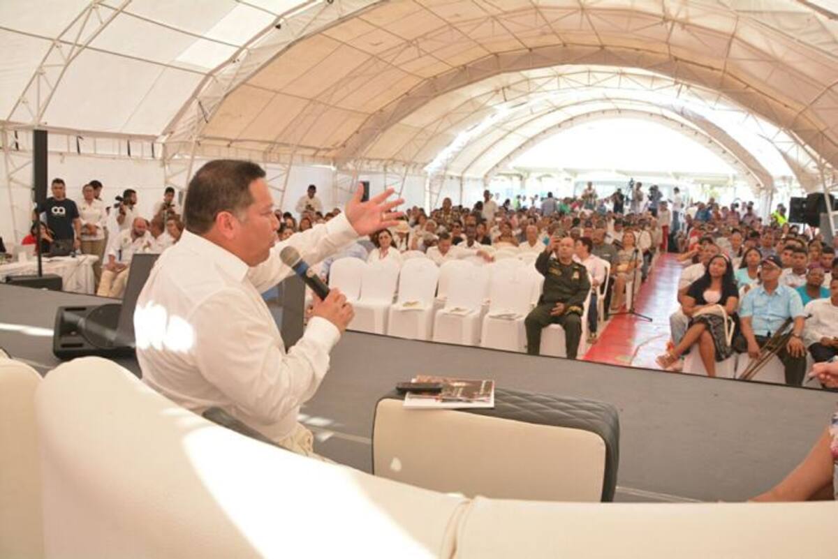 La rendición se realiza en el patio portal de Transcaribe.