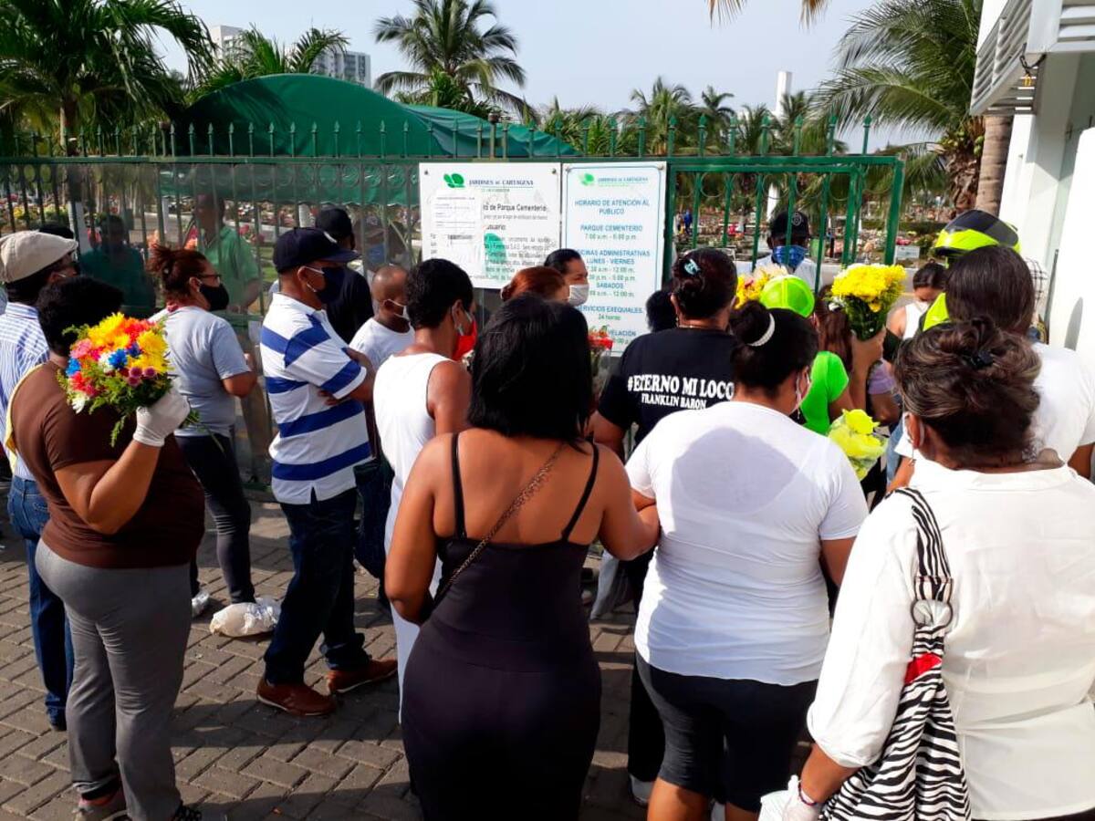 Solo pueden ingresar pequeños grupos cada 15 minutos. Foto//Julio Castaño.