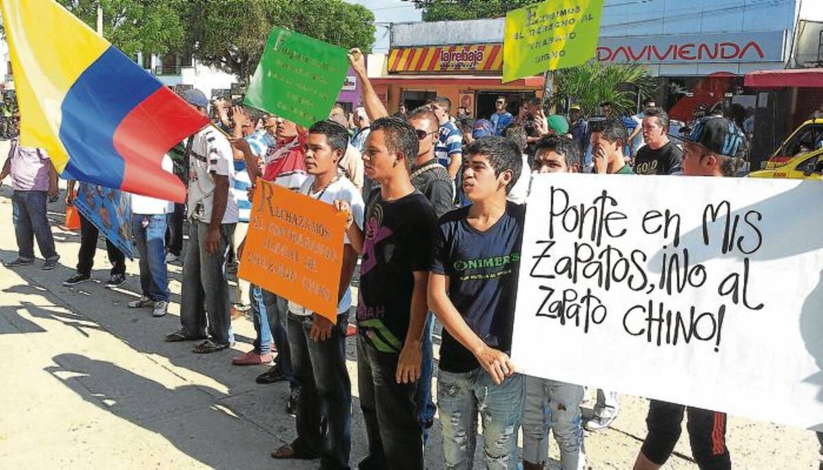 En la ciudad de Sincelejo el sector del calzado está a punto de declararse en quiebra por la que ellos llaman “Invasión china”. MANUEL SANTIAGO PÉREZ.