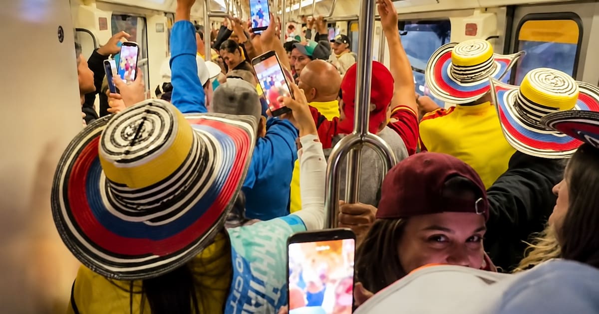 “El Santo Cachón” se tomó el Metro de Ciudad de México: colombianos armaron parranda
