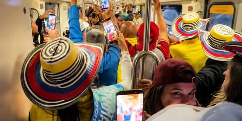 ‘El Santo Cachón’ se tomó el Metro de Ciudad de México: colombianos armaron parranda
