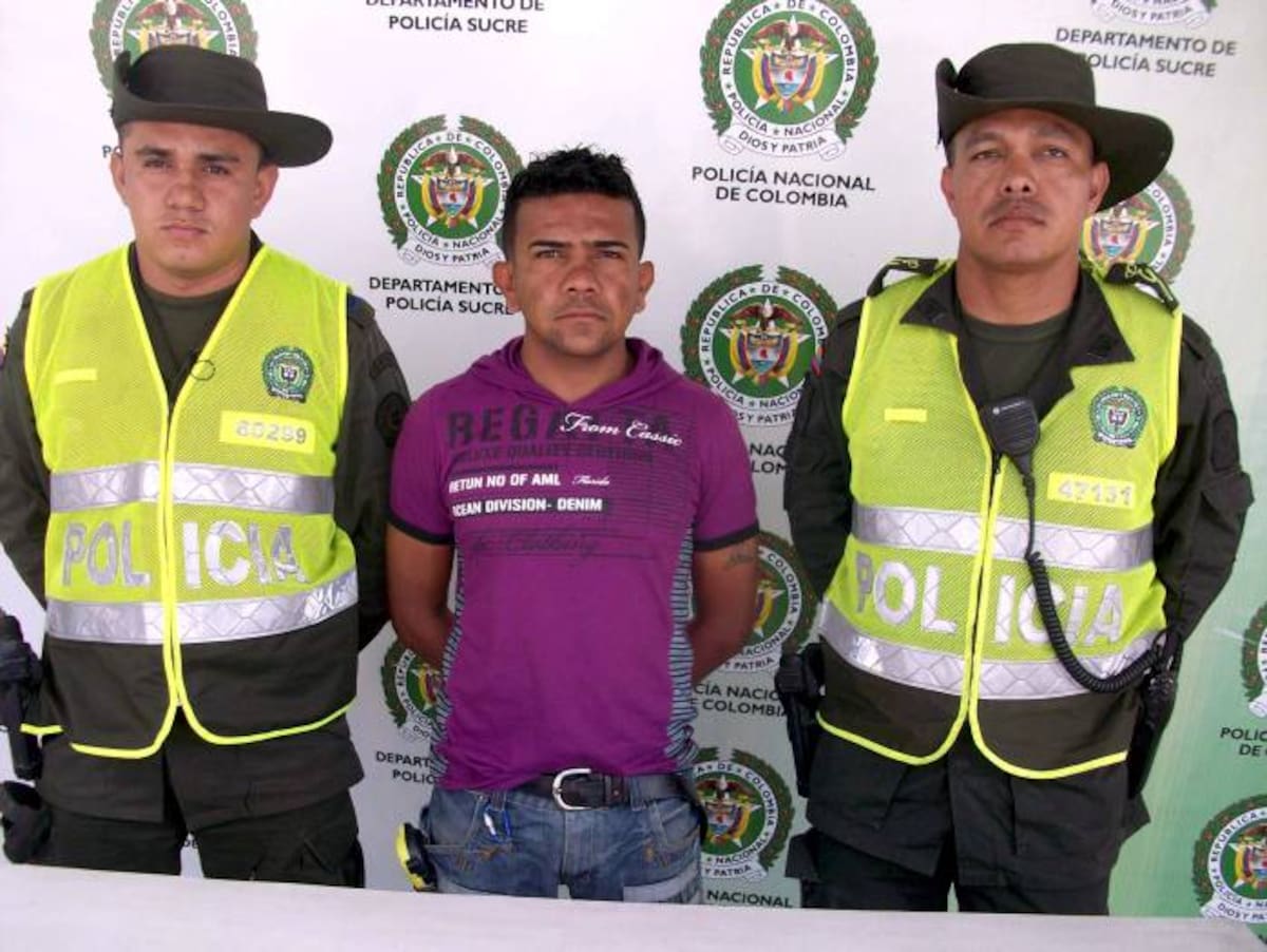 La captura de Andis Antonio Arroyo Martínez se produjo mediante operativo de registro y control realizado por uniformados en el sector El Guayabal en Coveñas.