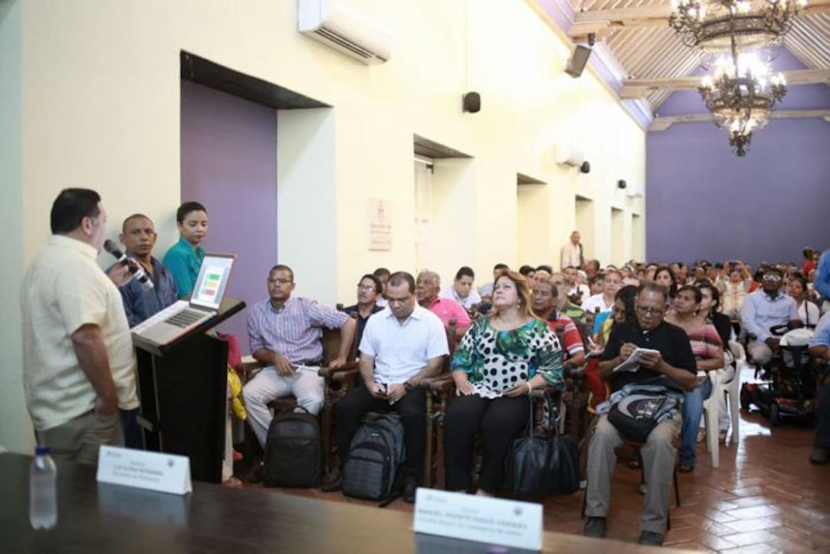 El Plan de desarrollo se sigue construyendo. Se espera que el próximo mes haya una nueva revisión.