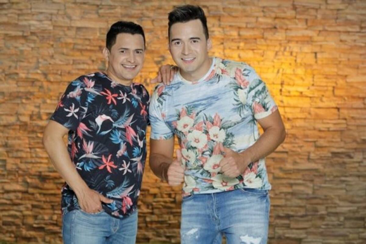 El cantautor guajiro de música vallenata Jorge Celedón y su acordeonero Sergio Luis Rodríguez.