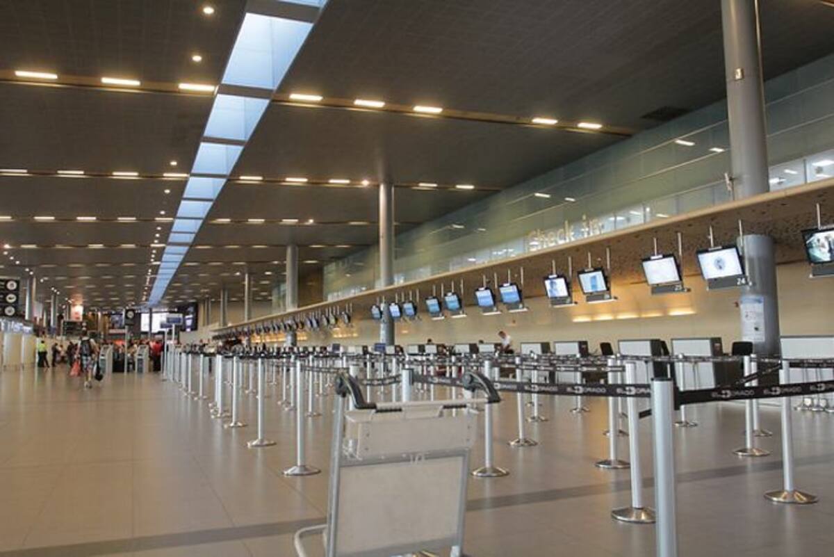 El hecho se registró sobre las 8:30 de la noche, tras unas pruebas de las alarmas controladas al interior del aeropuerto. //Colprensa.