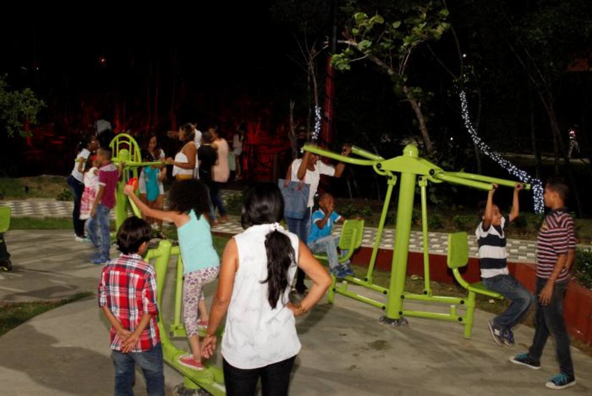 El parque tiene atractivos infantiles. Luis Aparicio