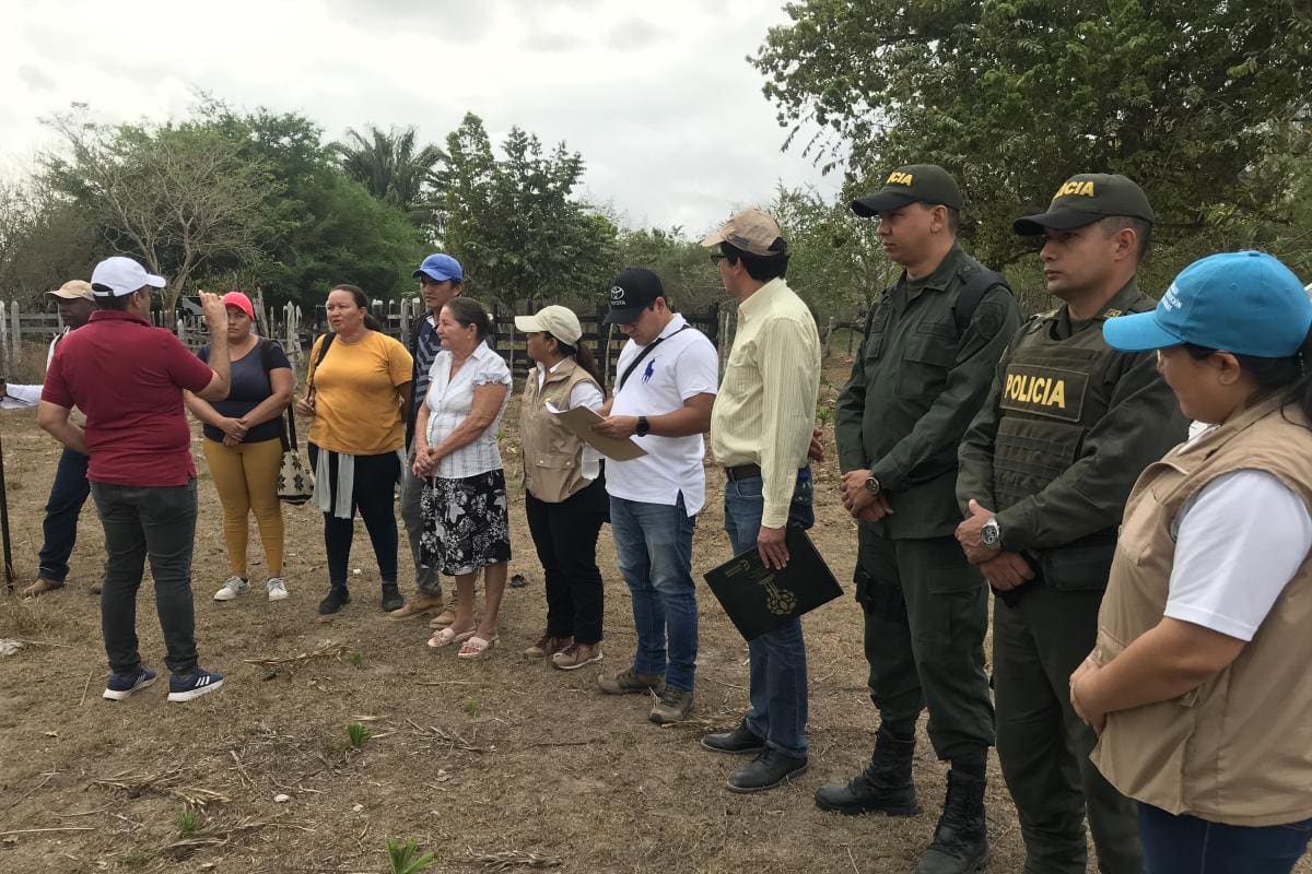 Restituyen tierras a familias víctimas de la violencia en San Benito