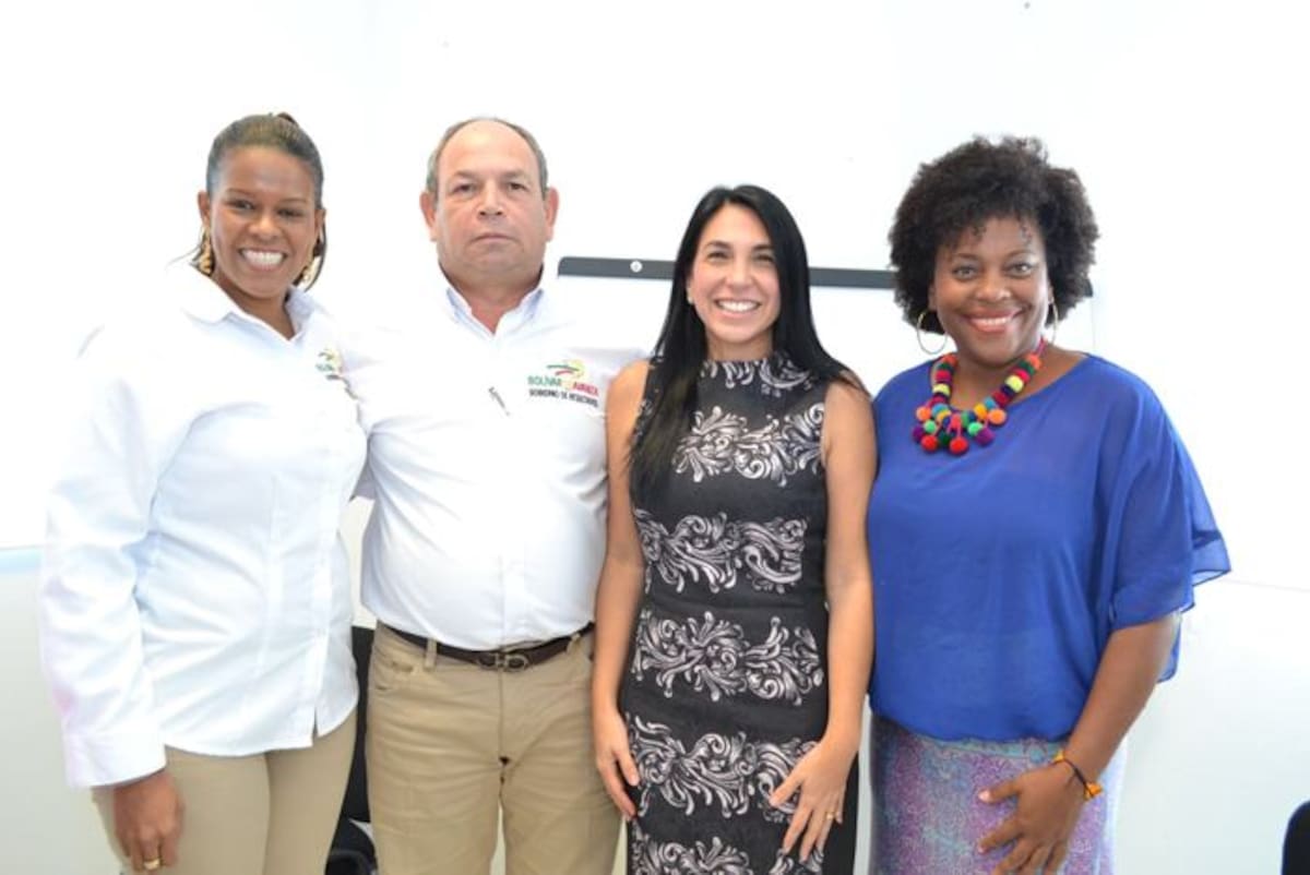 Jackeline Howard, directora de Desarrollo Social, Manuel Azuero, Secretario de Esucación, Liliana Majana, Gestora Social de Bolívar y Danith Torres, directora de educación de la OEI. Cortesía.