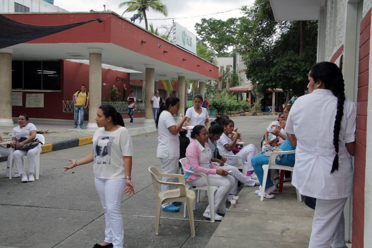 Los trabajadores del HUS continúan en cese de actividades. MANUEL SANTIAGO PÉREZ / EL UNIVERSAL