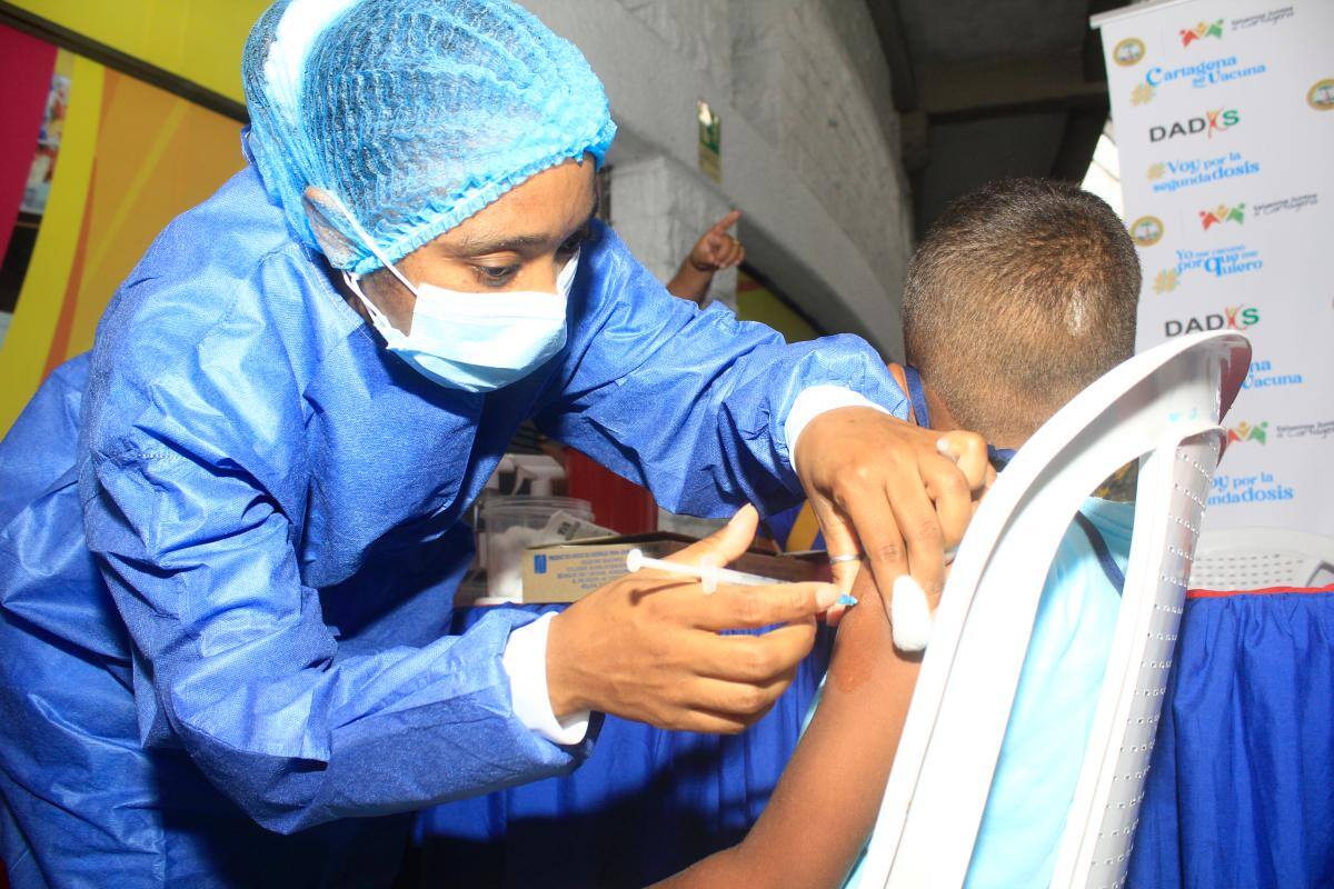 Sigue avanzando la vacunación COVID-19 en Bolívar