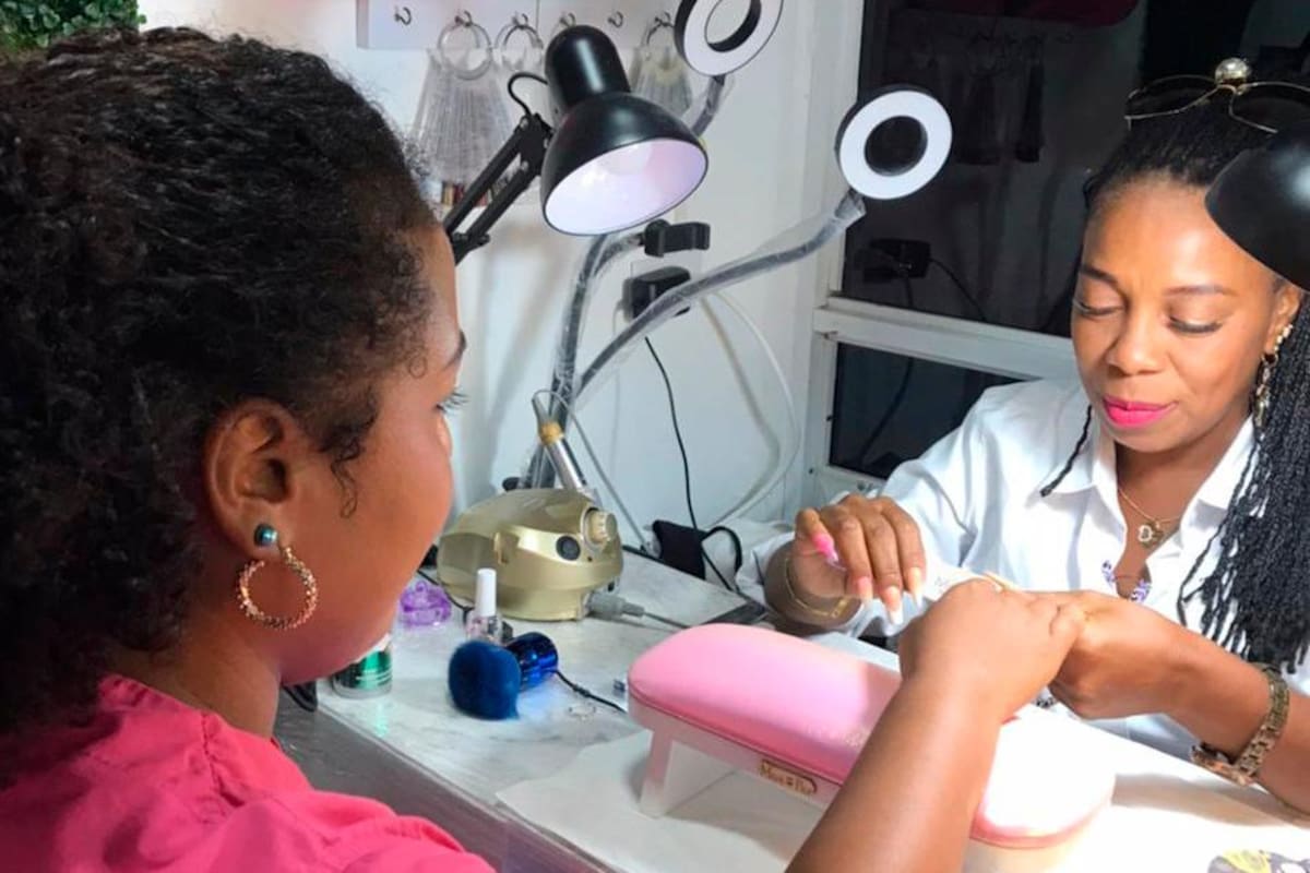 La proeza de salir adelante “con las uñas”