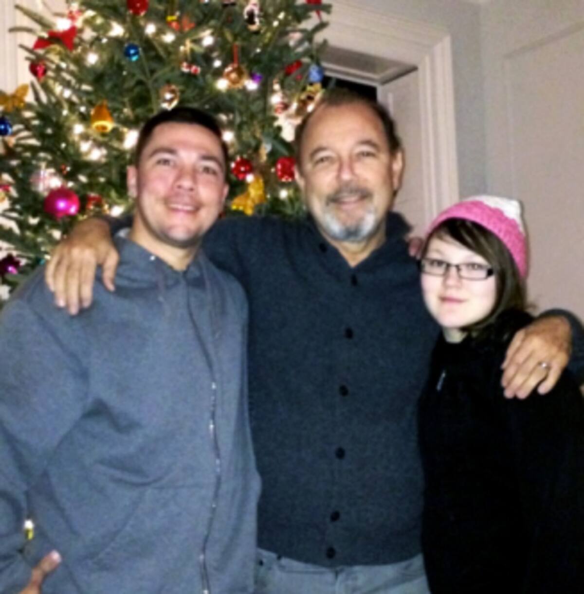 Rubén Blades con su hijo y su nieta. INTERNET
