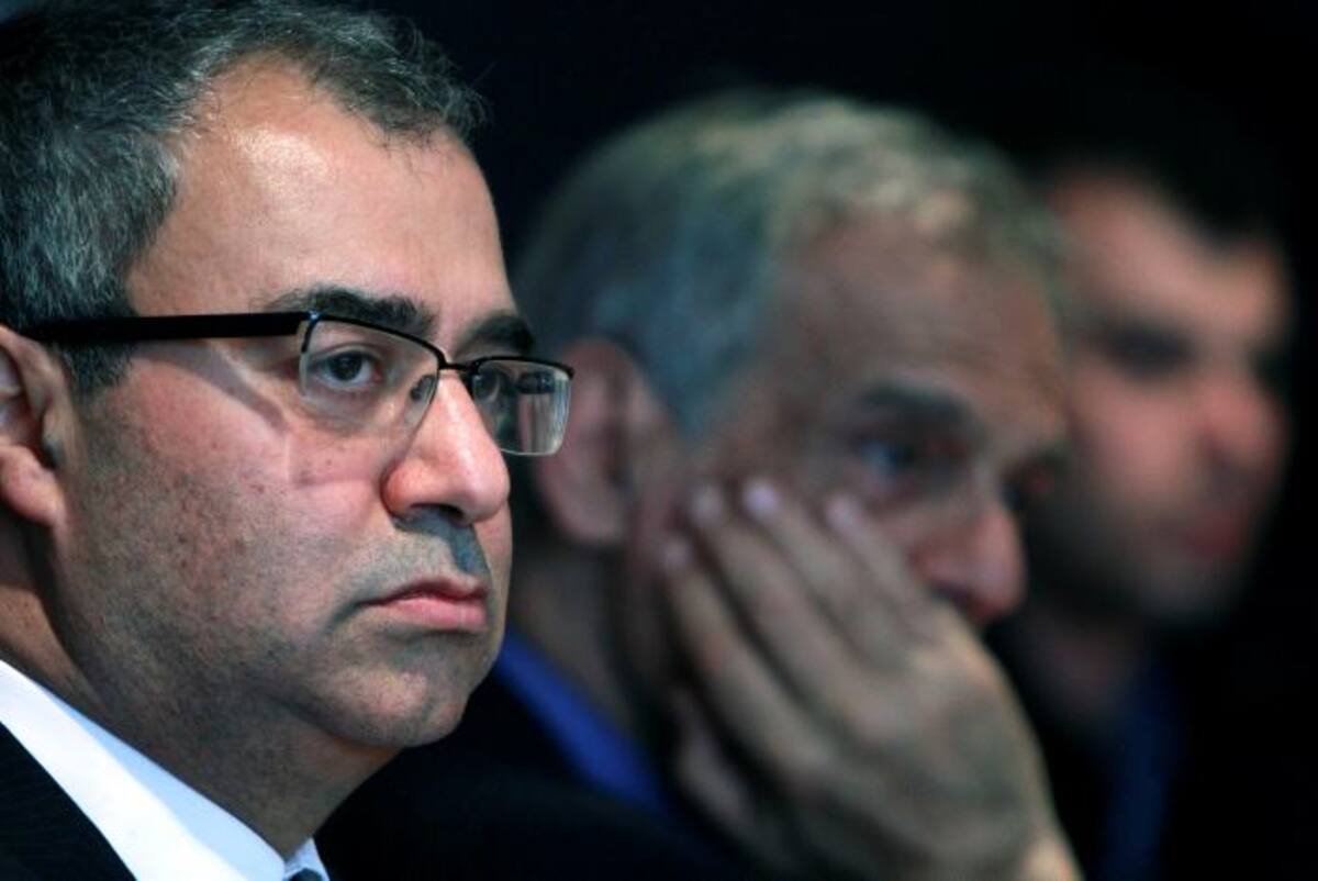 El gobernador del Banco Central, Panicos Demetriades, que destituyó a Kypri, precisó que los titulares de cuentas superiores a 100.000 euros, que sufrirán una imposición del 40%, se convertirán a cambio en accionistas del banco. AP Petros Karadjias