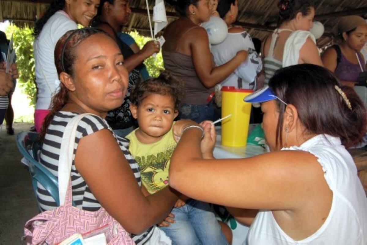 En Turbaco el Día de la Niñez se celebró con una jornada de vacunación. CORTESÍA