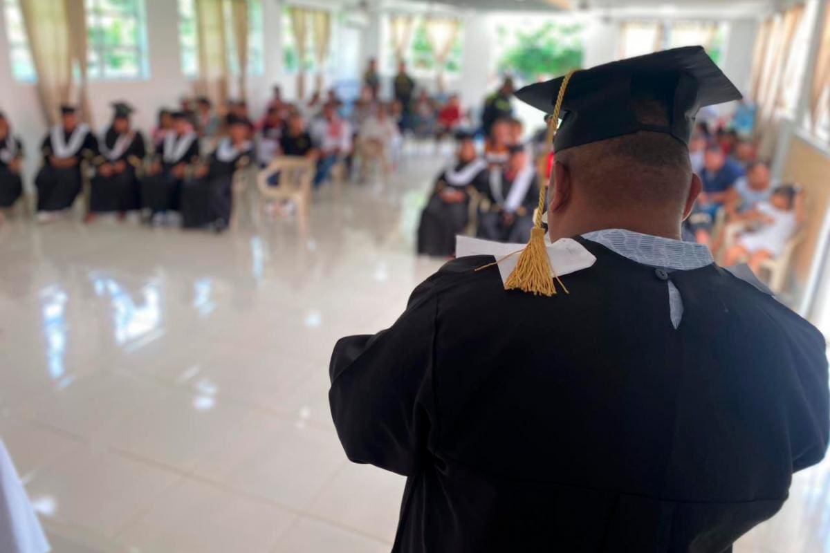 Armas por lápices: firmantes del acuerdo de paz se graduaron de bachiller