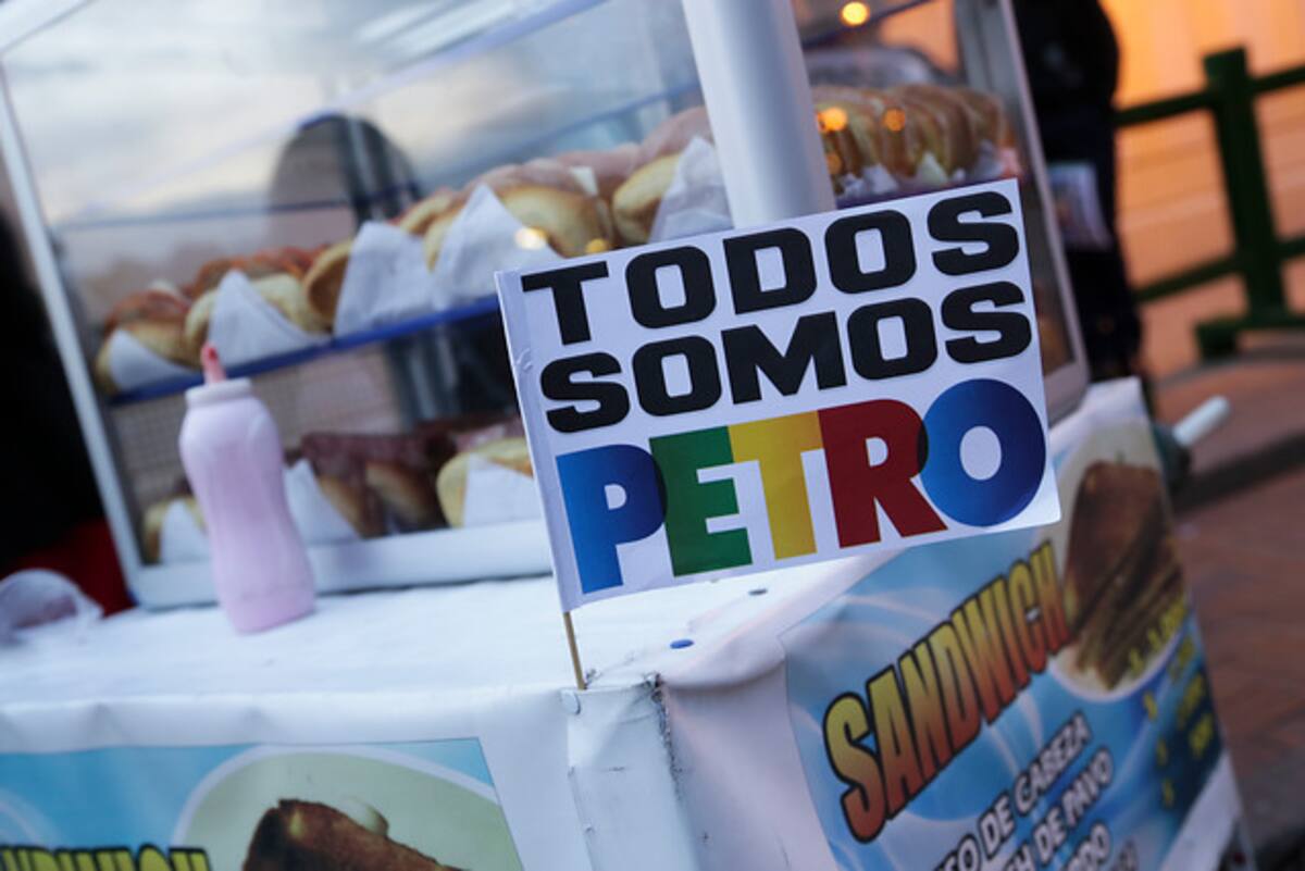 El apoyo popular a Petro en evidente en las multitudinarias manifestaciones en Bogotá. COLPRENSA
