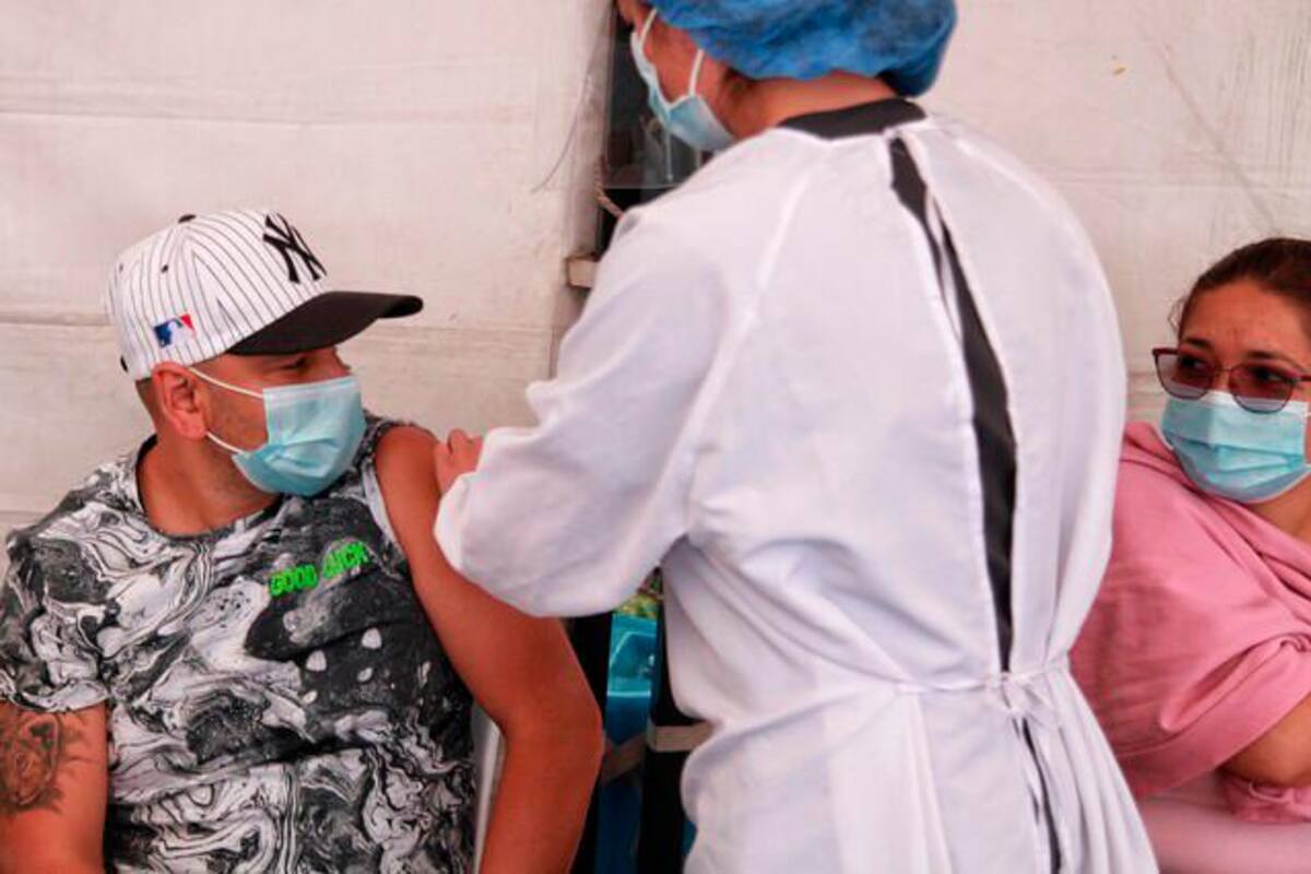 Colombia aplicó otras 450.000 dosis contra el COVID en la última semana
