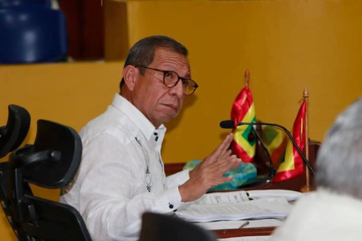 Concejal Pión advierte paro de operaciones de Transcaribe desde mañana