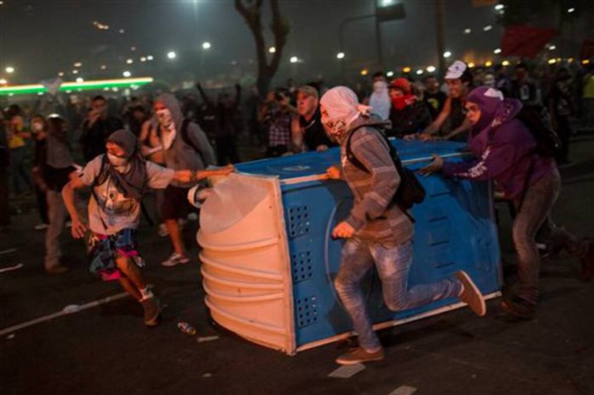 Más de un millón de personas salieron a protestar en diferentes ciudades de Brasil. AP
