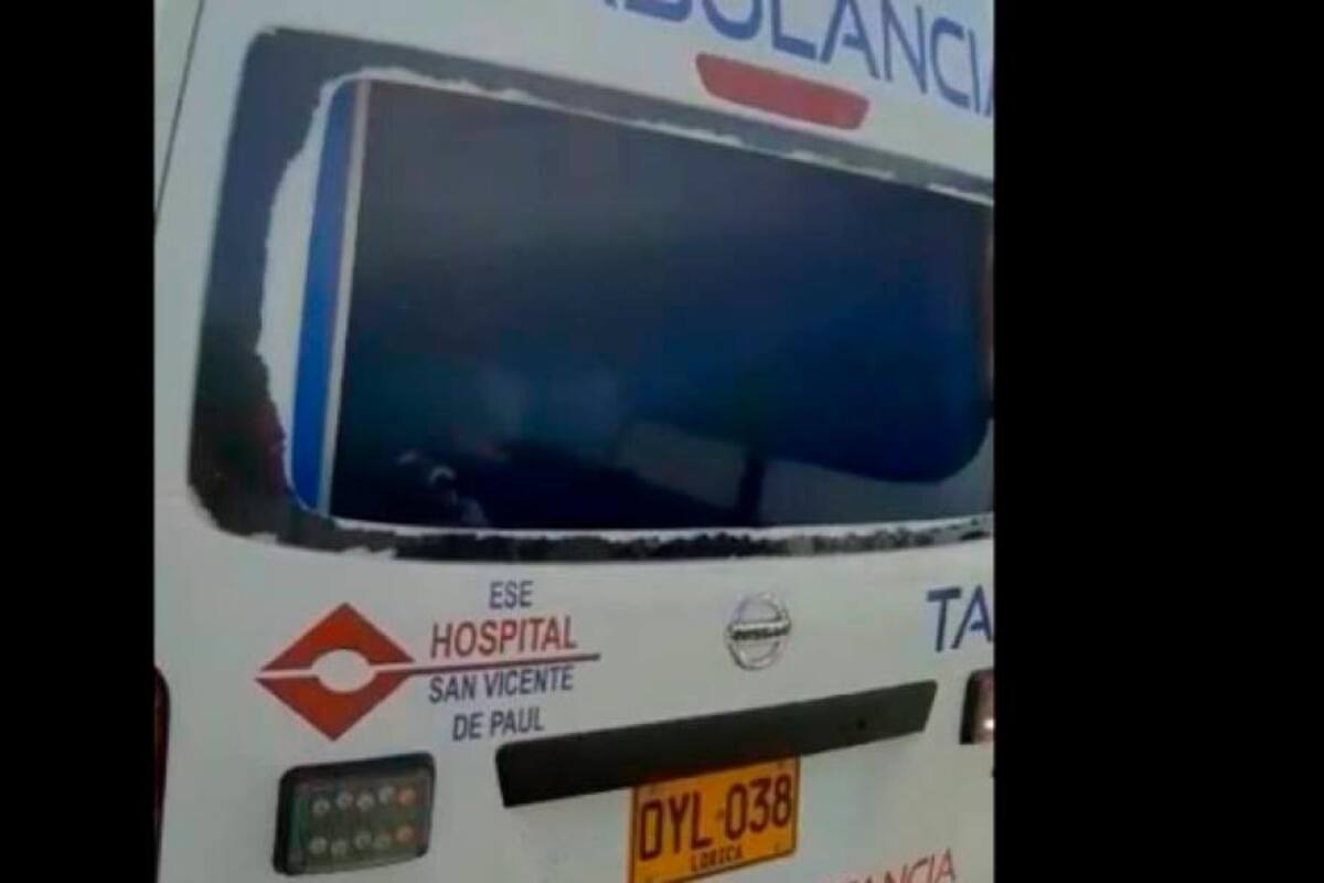 Profesor sospechoso de COVID-19 causó destrozos en ambulancia en Montería