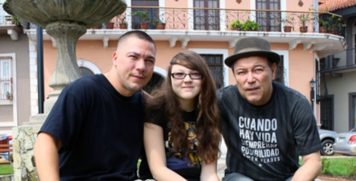 Rubén Blades con su hijo y su nieta. INTERNET