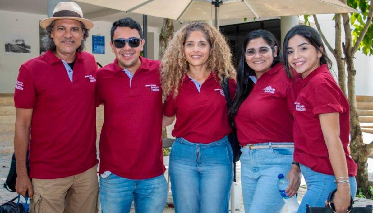 David Lara, Santiago Peñaranda, Olga Vizcaíno, Estefany Rúa y Gabriela Almeida.