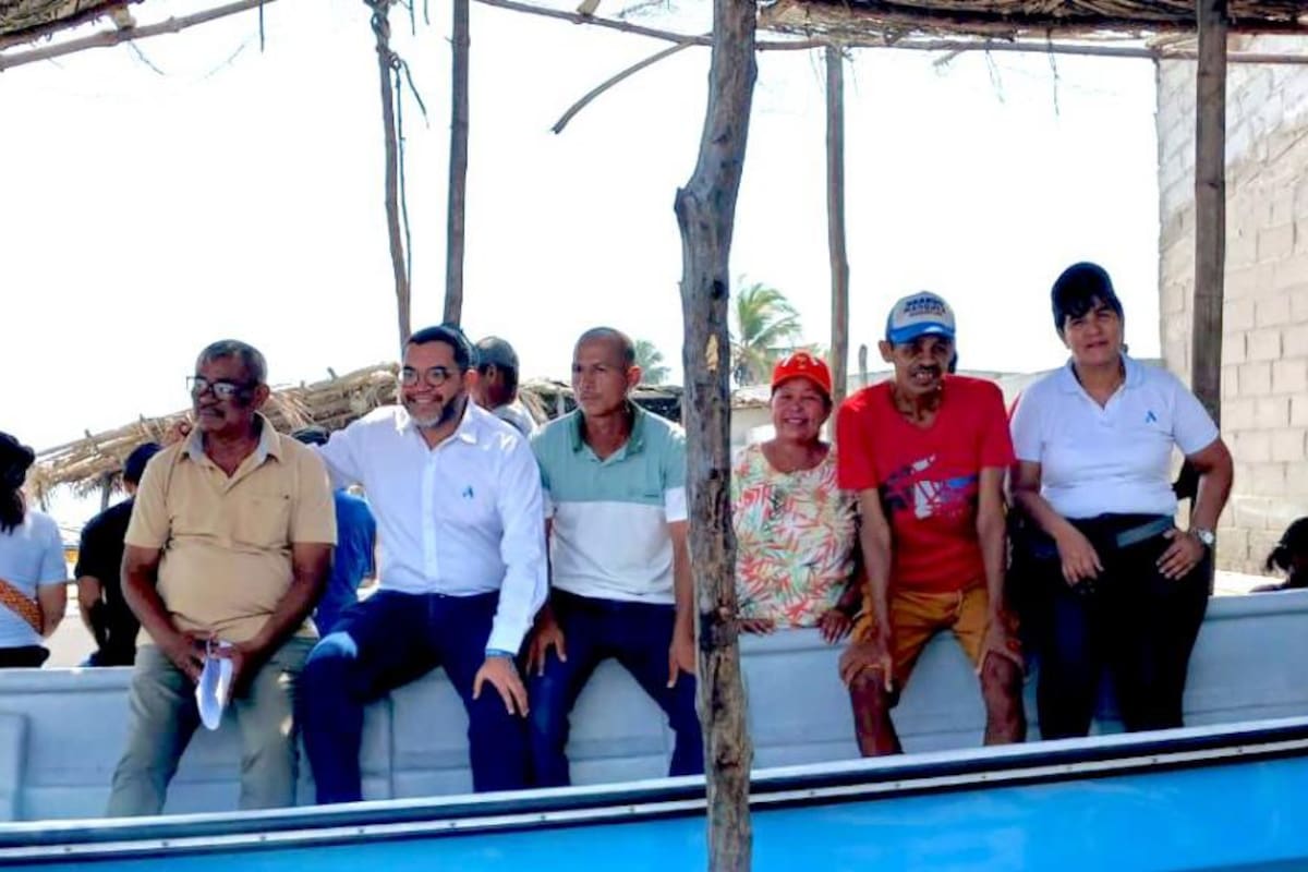 120 pescadores y camaroneros de Tasajera reciben apoyo de MinAgricultura