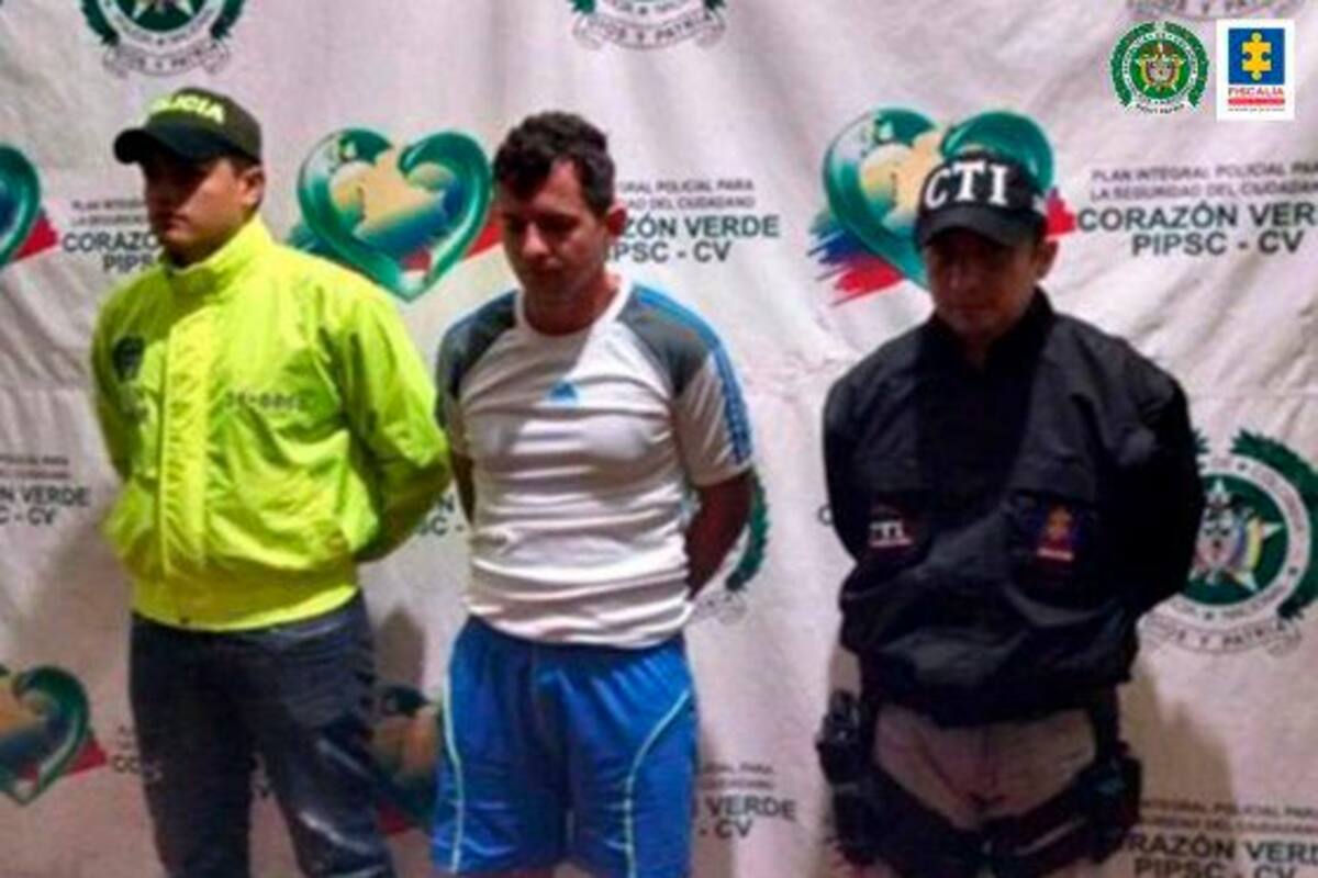 Asesinó a puñaladas a mujer y niño, de 11 años, porque su novia lo dejó