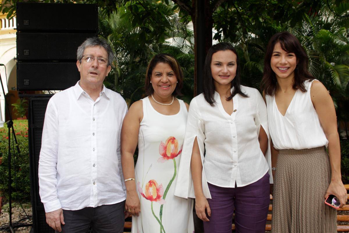Federico Gallego, Edna Gómez, Yanina Arrieta y Katia Jolie.