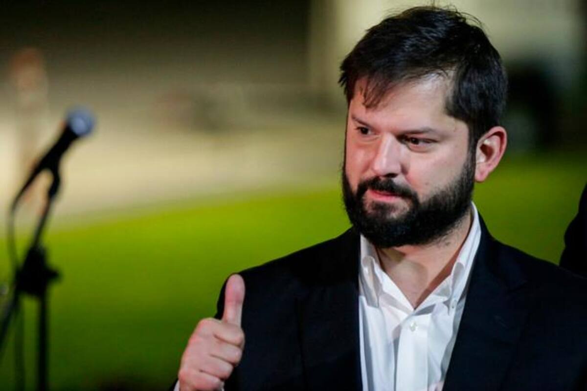 Presidente de Chile arribó a Colombia para la posesión de Gustavo Petro