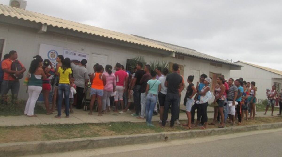 En Villas de Aranjuez, oriente de Cartagena, se desarrolló una jornada social de orientación a la comunidad sobre las posibilidades de capacitación con el Sena, de empleo y de ingresos económicos. CORTESÍA