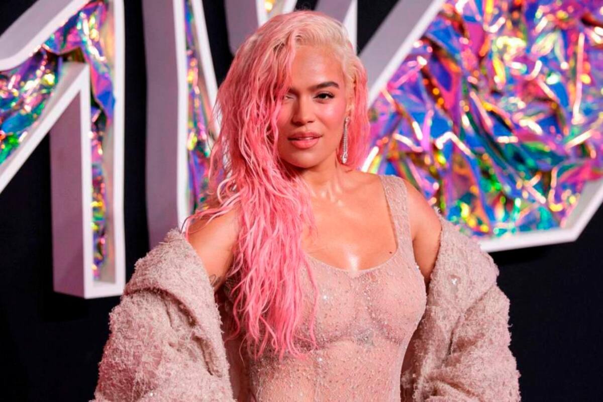 Karol G publicó sensuales fotos y Feid reaccionó de esta manera